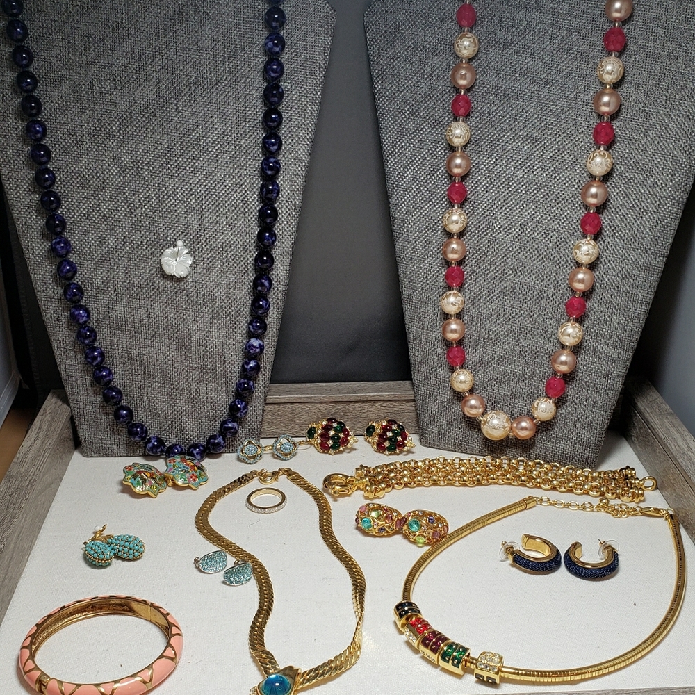 Huge Joan Rivers estate lot